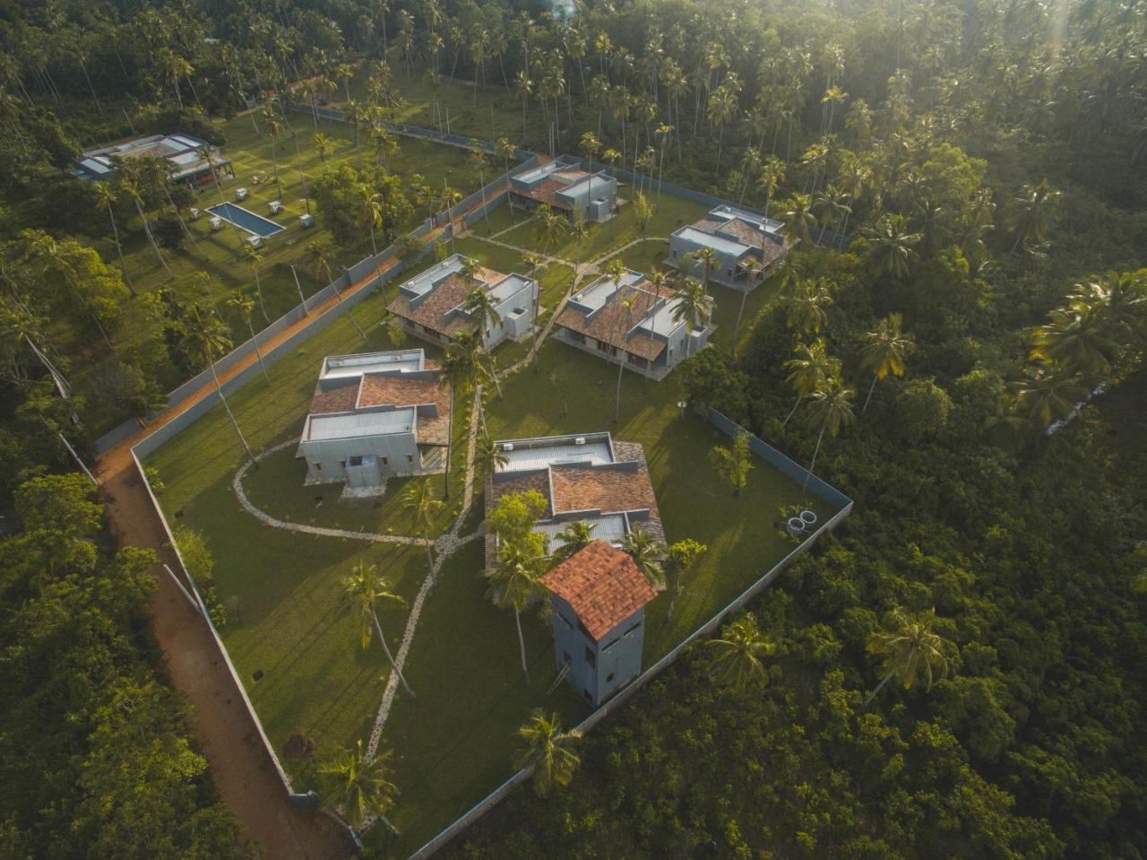 Wirdana & Hotel Boossa
